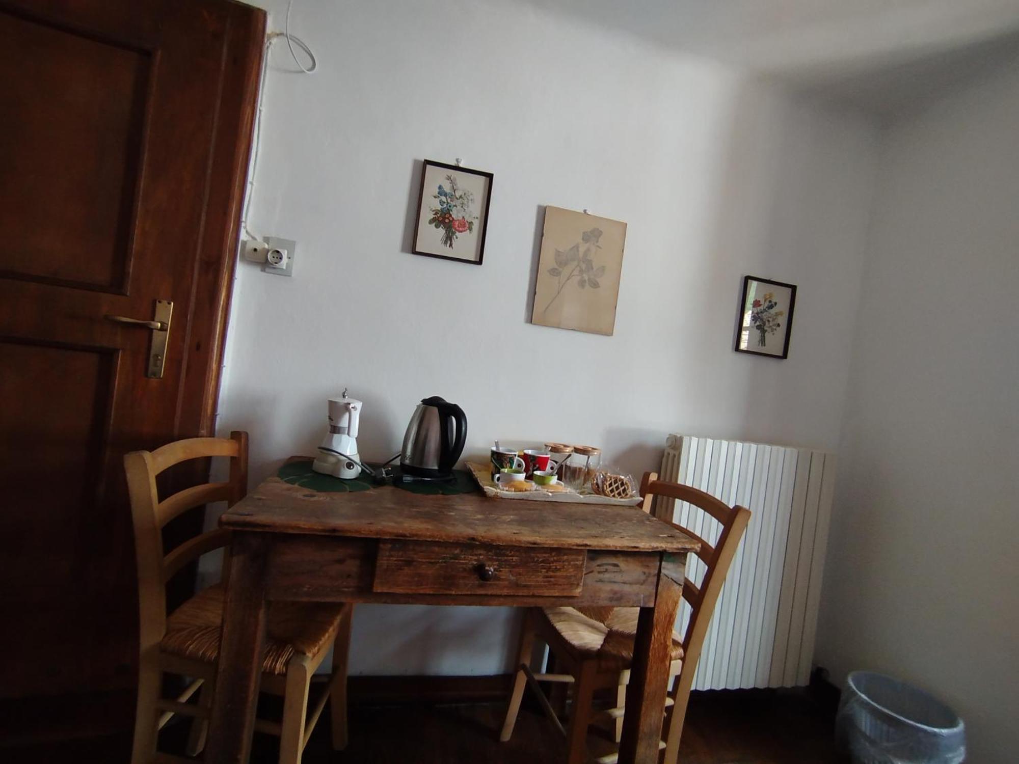 La Corte Del Poeta Arcumeggia Room photo