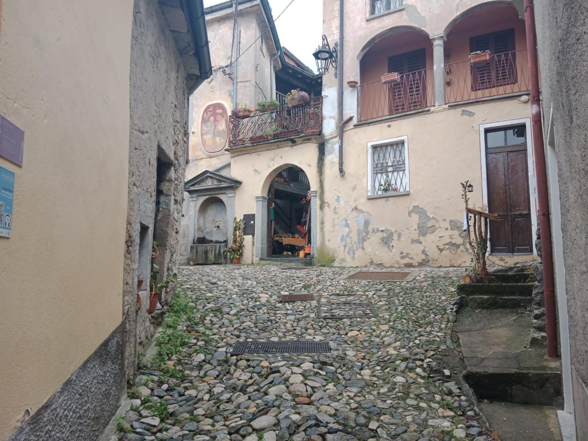 La Corte Del Poeta Arcumeggia Exterior photo